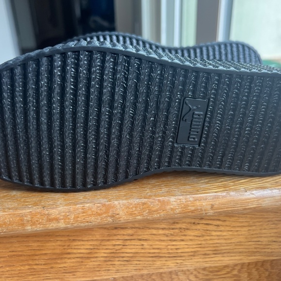 Puma X Fenty Rihanna Creeper Black on Black Velvet  (Never Worn) - Picture 8 of 14